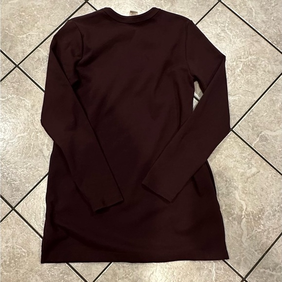 Duluth Trading Burgundy v neck Long Sleeve Tunic with Pockets Size XS - Picture 3 of 6